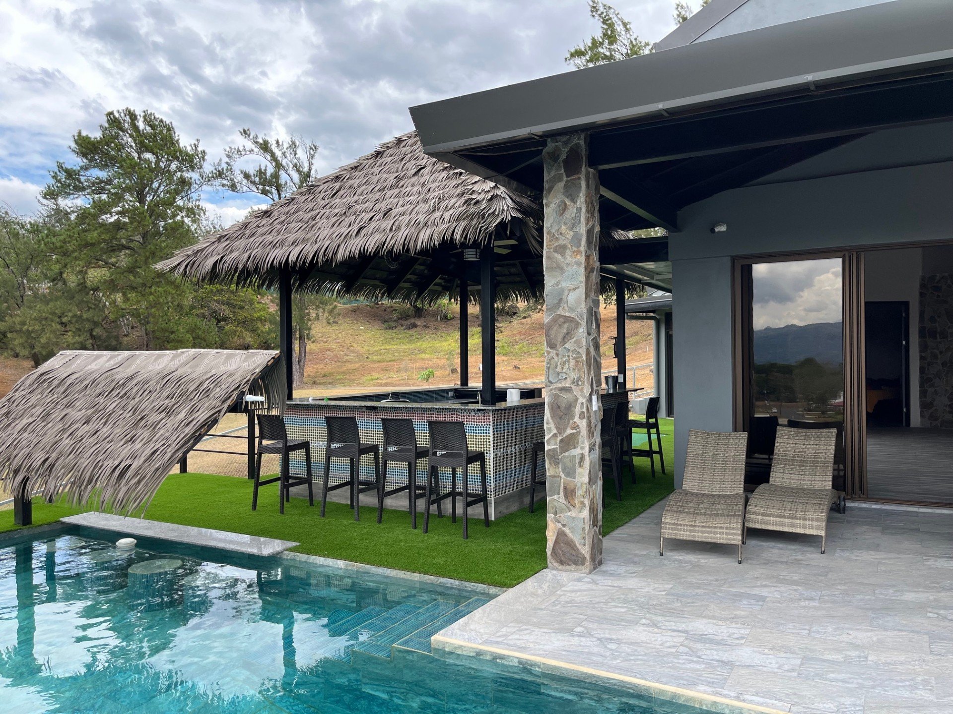 Luxury pool and rancho at Golfers Dream Vacation house in La Guácima